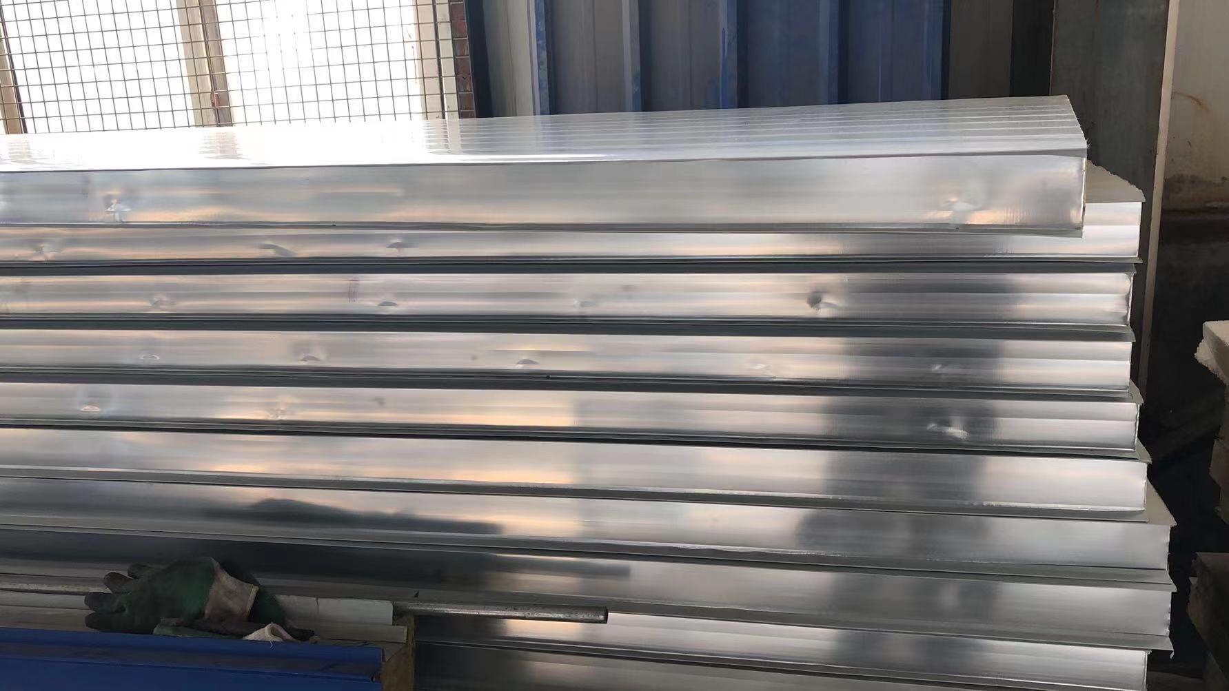 濟南巖棉復合板(圖1) 濟南巖棉復合板(圖1)